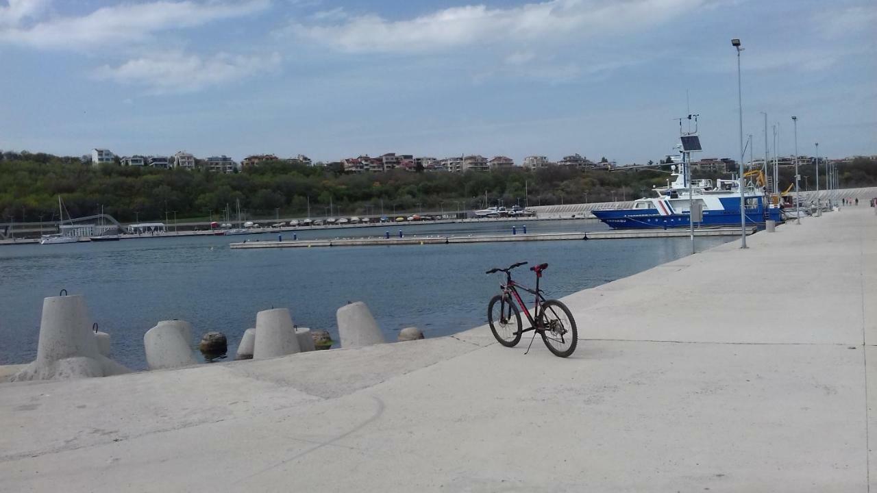 Ddenko Apartment Burgasz Kültér fotó